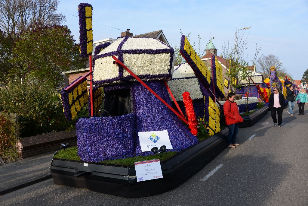 ../Images/Bloemencorso 2015 027.jpg